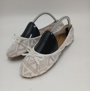 White American heritage slip ons, size 8.5